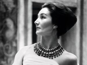 Jacqueline de Ribes in 1959 (Photo: Roloff Beny).