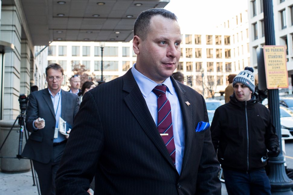 Former Trump Advisor Admits to ‘Peddling Birtherism’ About Obama