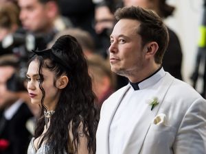 Elon Musk and Grimes transphobic twitter exchange
